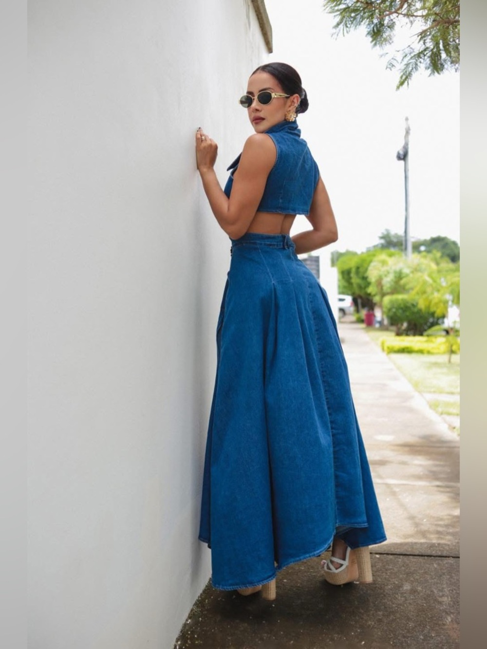 Urban Revivo Cut‎ Out Denim Maxi Dress - Picture 5 of 16